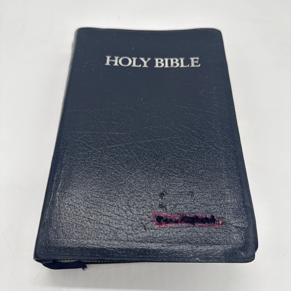 NKJV Reference Bible - Giant Print Personal Size Nelson 234 Navy Indexed